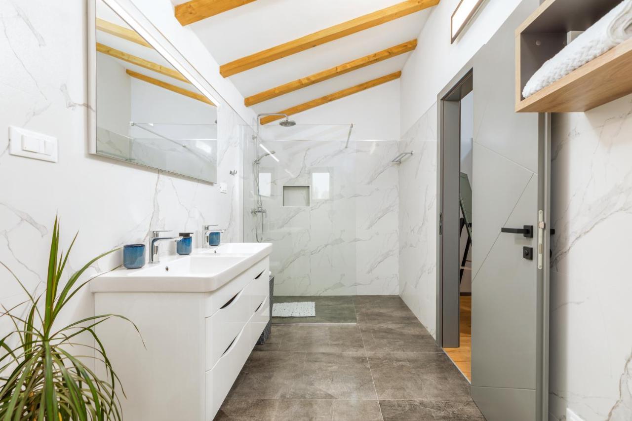 Nodus Villa Bale