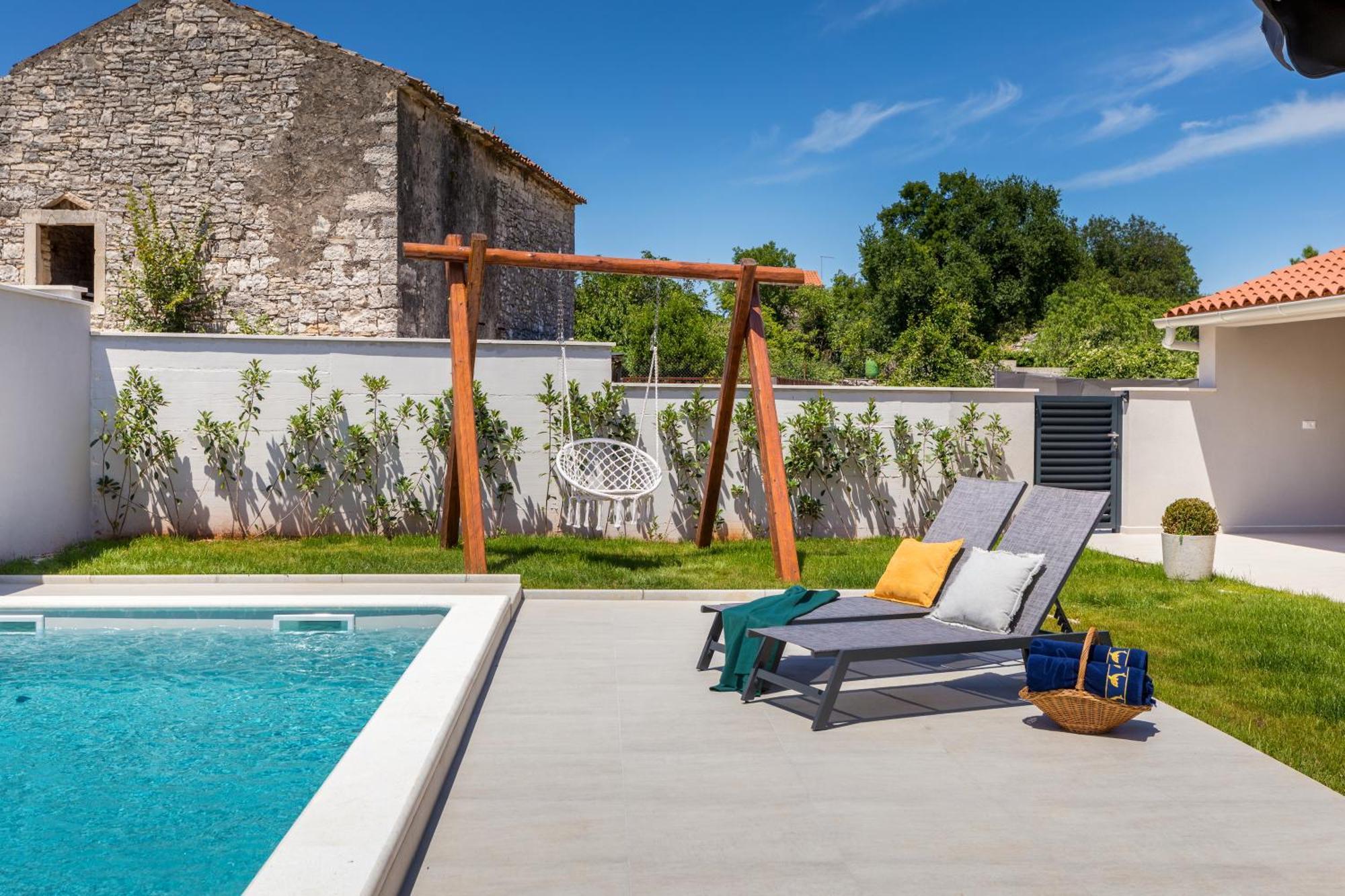 Nodus Villa *